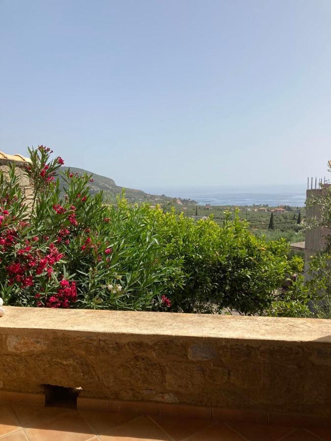 Orfea'S Place Riglia ภายนอก รูปภาพ